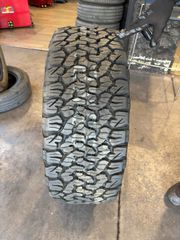 275/55 R20 115/112S 10PR LT BF Goodrich All-Terrain T/A KO2 (DOT-3821) 1 Τεμάχια (Καινούργιο Παλαιό DOT)