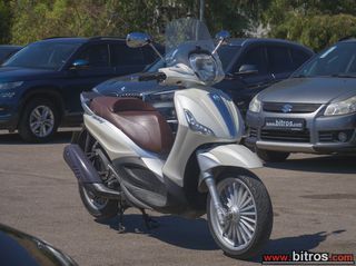 Piaggio Beverly 300i 2011 e-thumb-11