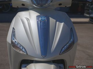 Piaggio Beverly 300i 2011 e-thumb-13