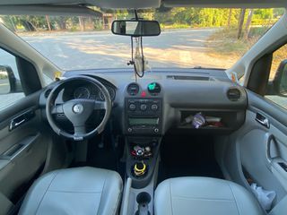 Volkswagen Caddy 2010-thumb-6