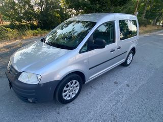 Volkswagen Caddy 2010-thumb-11