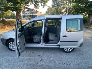 Volkswagen Caddy 2010-thumb-12