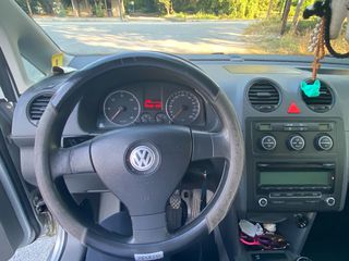Volkswagen Caddy 2010-thumb-16
