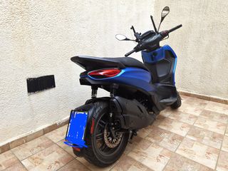 Piaggio Beverly 400 2025 Hpe-thumb-2