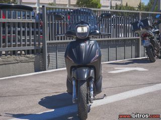 Piaggio Beverly 350 2018-thumb-8