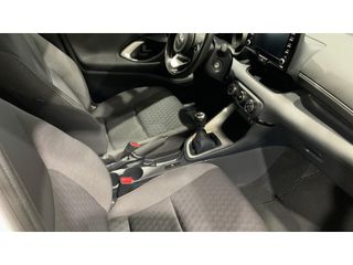 Toyota Yaris 2024 ACTIVE PLUS-thumb-10