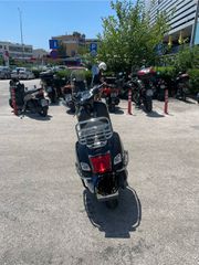 Vespa GTS Super 300 2019-thumb-3