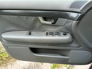Audi A4 2000-thumb-10