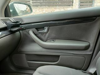 Audi A4 2000-thumb-11