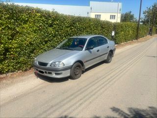 Toyota Avensis 2000-thumb-5