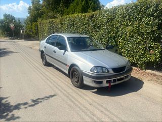 Toyota Avensis 2000-thumb-6