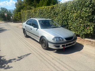 Toyota Avensis 2000-thumb-7