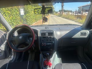 Toyota Avensis 2000-thumb-8