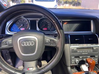 Audi Q7 2008-thumb-2