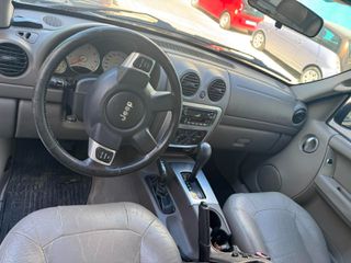 Jeep Cherokee 2004-thumb-4