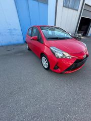 Toyota Yaris 2017-thumb-1