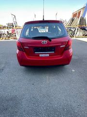 Toyota Yaris 2017-thumb-2