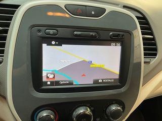 Renault Captur 2015 1.5 dCi 90 - Expression - Μοναδικό Ανοικτόχρωμο Σαλόνι!-thumb-18