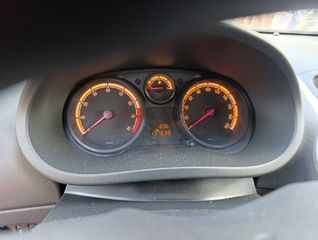 Opel Corsa 2012 1.2-thumb-4