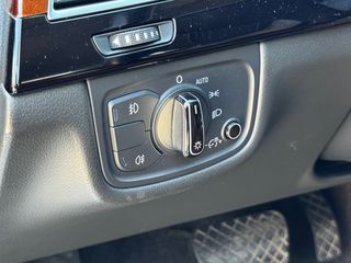 Audi A8 2011-thumb-27