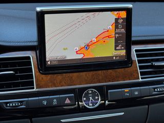 Audi A8 2011-thumb-28