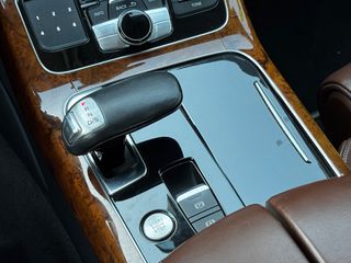 Audi A8 2011-thumb-31