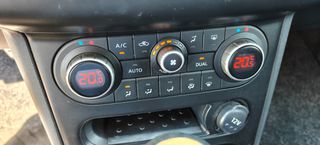 Nissan Qashqai 2011-thumb-12