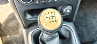 Nissan Qashqai 2011-thumb-14