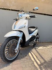 Roller / Scooter 2012 PIAGGIO BEVERLY 300 2012