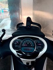 Roller / Scooter 2012 PIAGGIO BEVERLY 300 2012-thumb-4