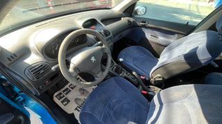 Peugeot 206 2002 1.4 8V 75PS-thumb-9