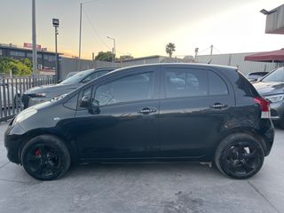 Toyota Yaris 2010 1.0 COMFORT navi-thumb-11