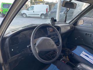 Toyota Hilux 1993-thumb-7
