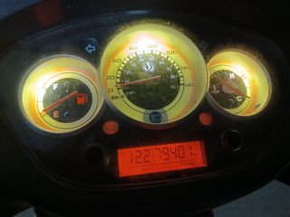 Sym HD2 200 2012-thumb-1