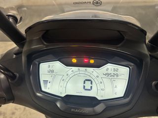 Piaggio Beverly 300 2021-thumb-5