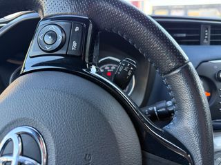 Toyota Yaris 2017 1.5 HYBRID STYLE-thumb-41
