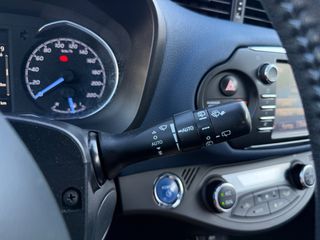 Toyota Yaris 2017 1.5 HYBRID STYLE-thumb-42