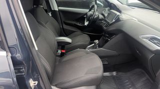 Peugeot 208 2018-thumb-8