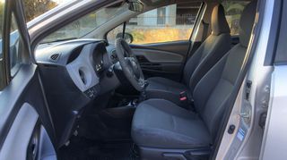 Toyota Yaris 2020-thumb-6