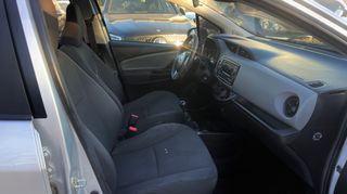 Toyota Yaris 2020-thumb-8