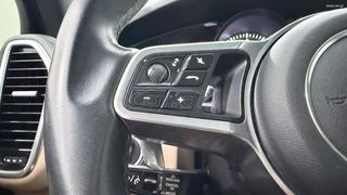 Porsche Cayenne 2023 3.0i V6 e-HYBRID PLATINUM EDITION SUN. PANOR./AUTOBESIKOS-thumb-40