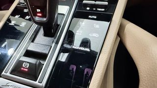 Porsche Cayenne 2023 3.0i V6 e-HYBRID PLATINUM EDITION SUN. PANOR./AUTOBESIKOS-thumb-49