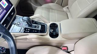 Porsche Cayenne 2023 3.0i V6 e-HYBRID PLATINUM EDITION SUN. PANOR./AUTOBESIKOS-thumb-50