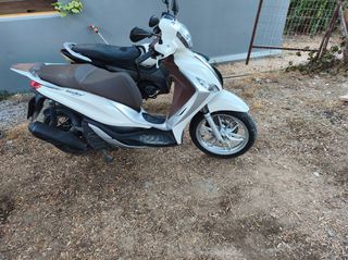 Piaggio Medley 150 2017-thumb-1