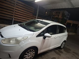 Ford B-Max 2013-thumb-1