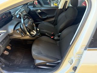 Peugeot 208 2018 1.2 pure tech Allure-thumb-8