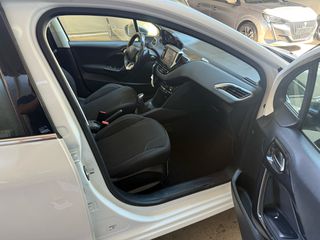 Peugeot 208 2018 1.2 pure tech Allure-thumb-11