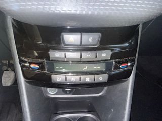 Peugeot 208 2018 1.2 pure tech Allure-thumb-19