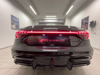 Audi RS e-tron GT 2026 RS e-tron GT performance 843 hp-thumb-9