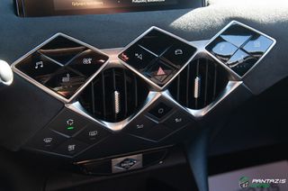Citroen DS-3 2019 Crossback Perfomance Line 1.2i PureTech 155HP EAT8 CLIMA EU6-thumb-29
